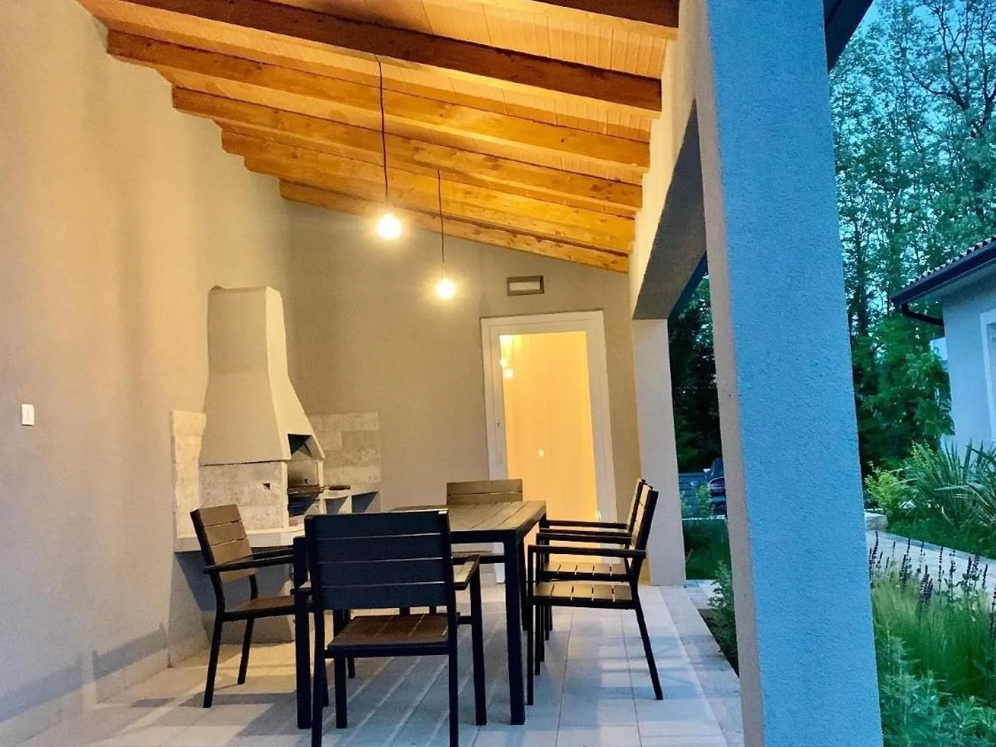 Holiday home Charmante Villa Mit Gepflegtem Garten Und Beheiztem Pool Cubanici