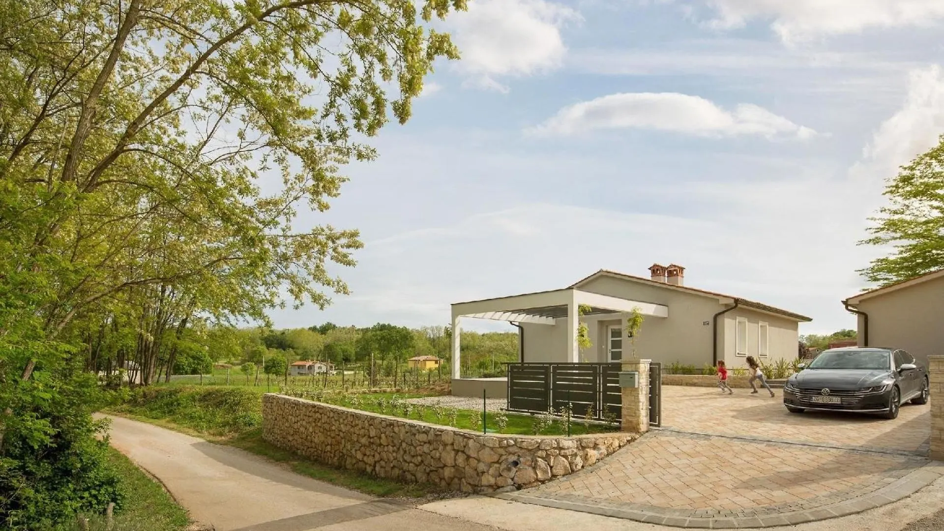 Holiday home Charmante Villa Mit Gepflegtem Garten Und Beheiztem Pool Cubanici Croatia