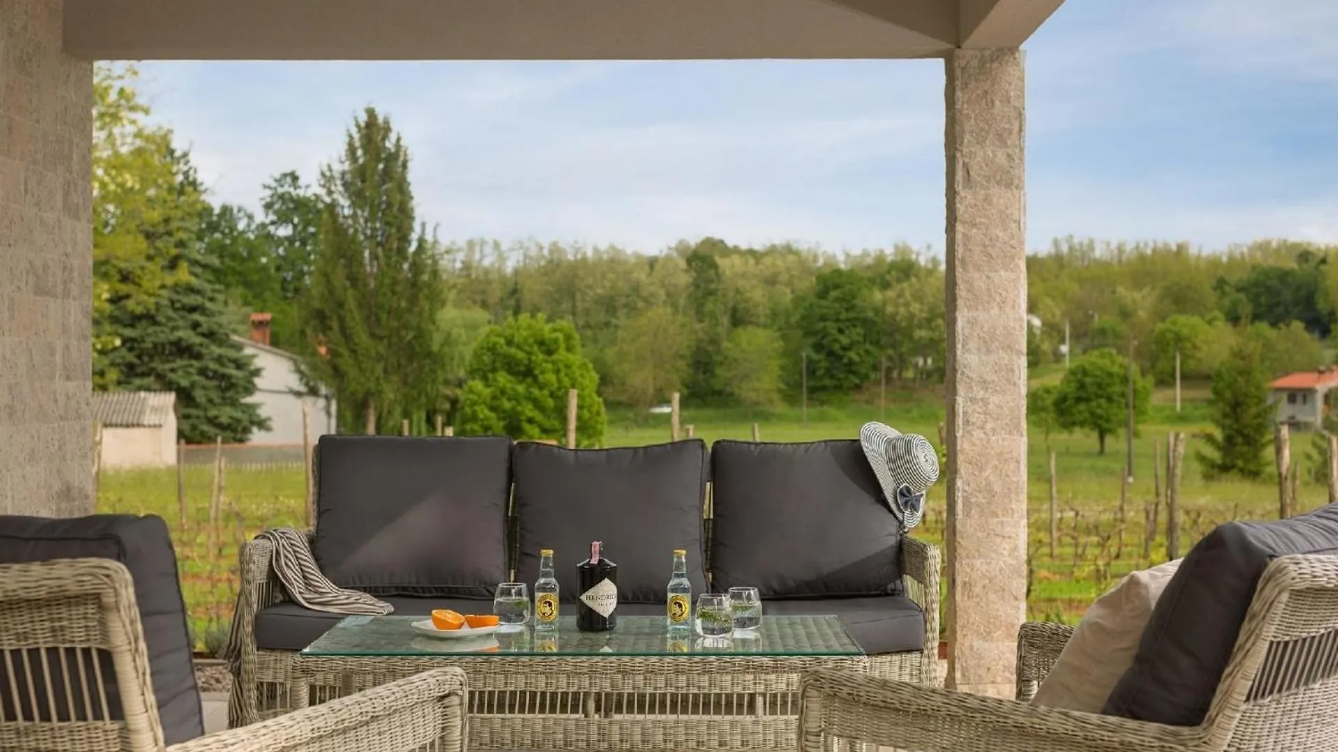 Charmante Villa Mit Gepflegtem Garten Und Beheiztem Pool Cubanici 0*,